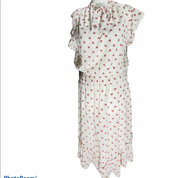 Gorgeous White Floral Dress**Small - Picture 11 of 15
